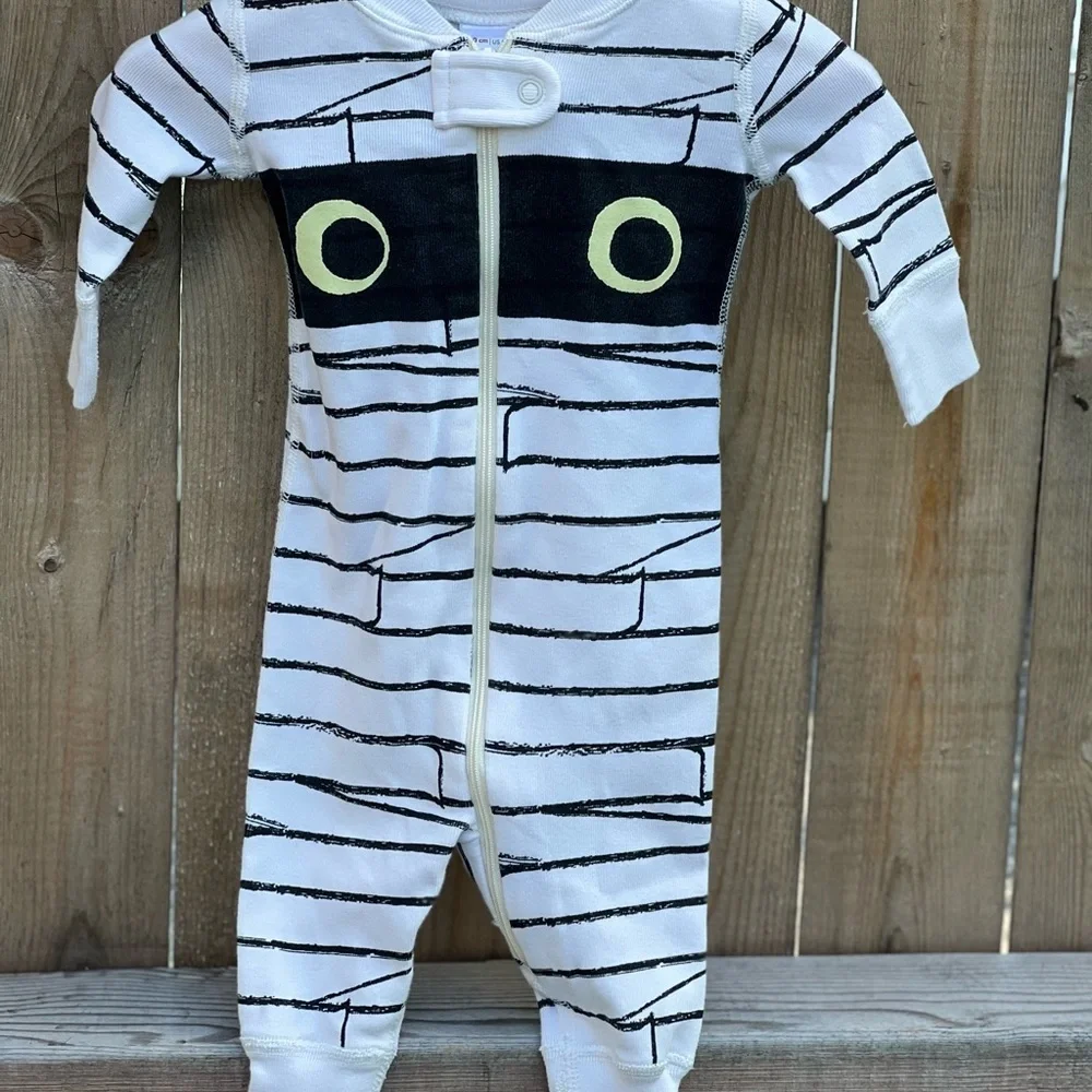 Hanna Andersson Glow In The Dark Baby Zip Sleeper In Organic cotton